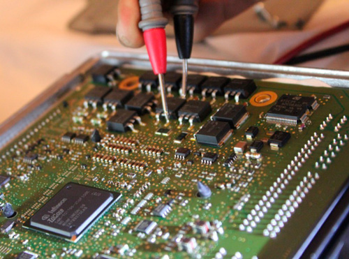 Какие функции выполняет ЭБУ?